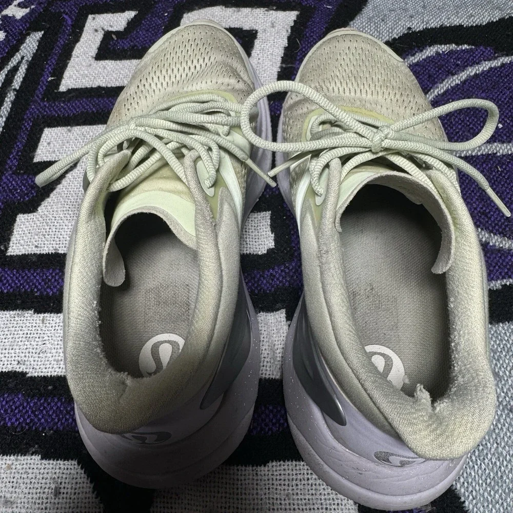 Size 7 - Lululemon Blissfeel Womens Running Shoe DEWY/FTLV/HIYE‎